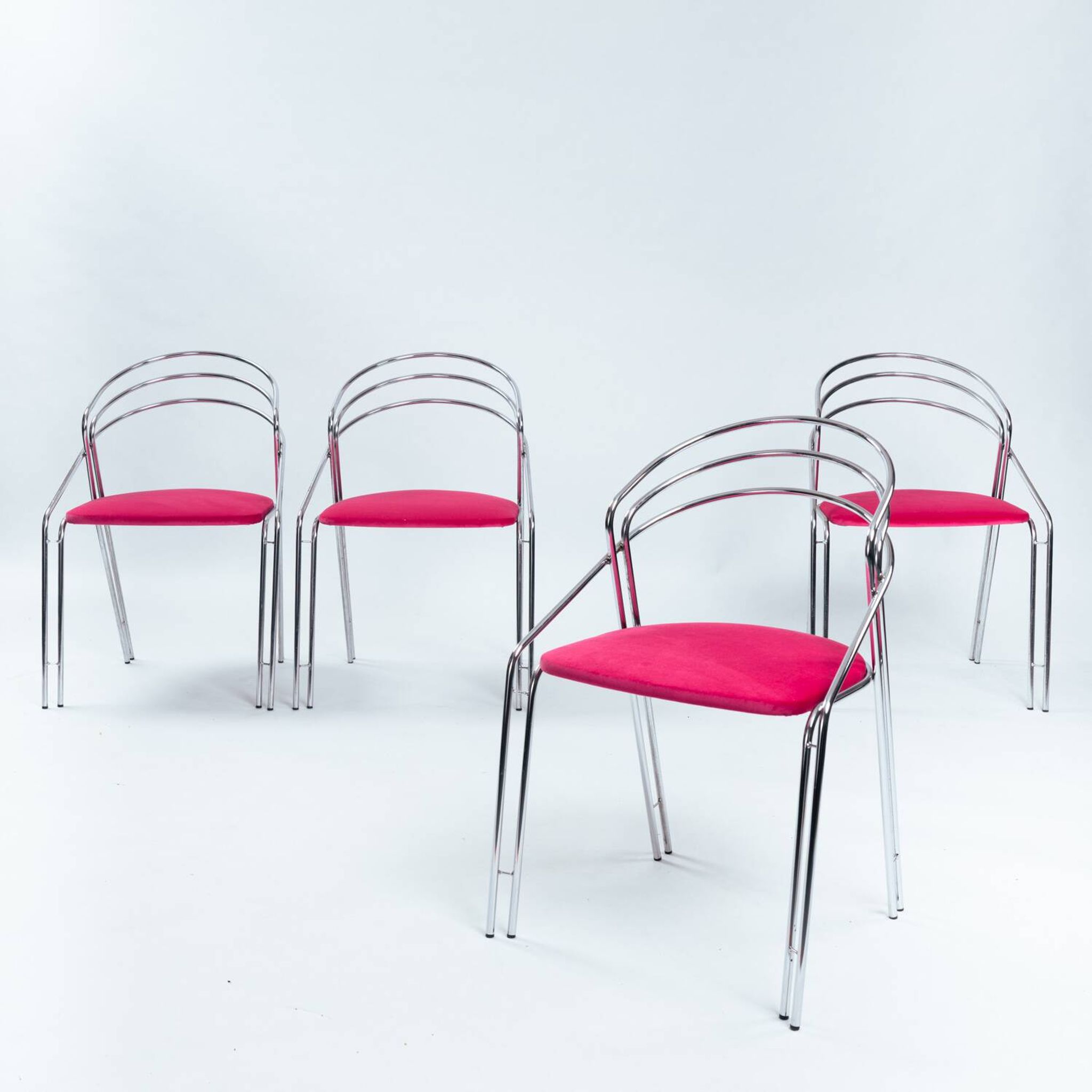 Set of Four Midcentury Italian Dining Chairs in Chrome and Pink Velvet