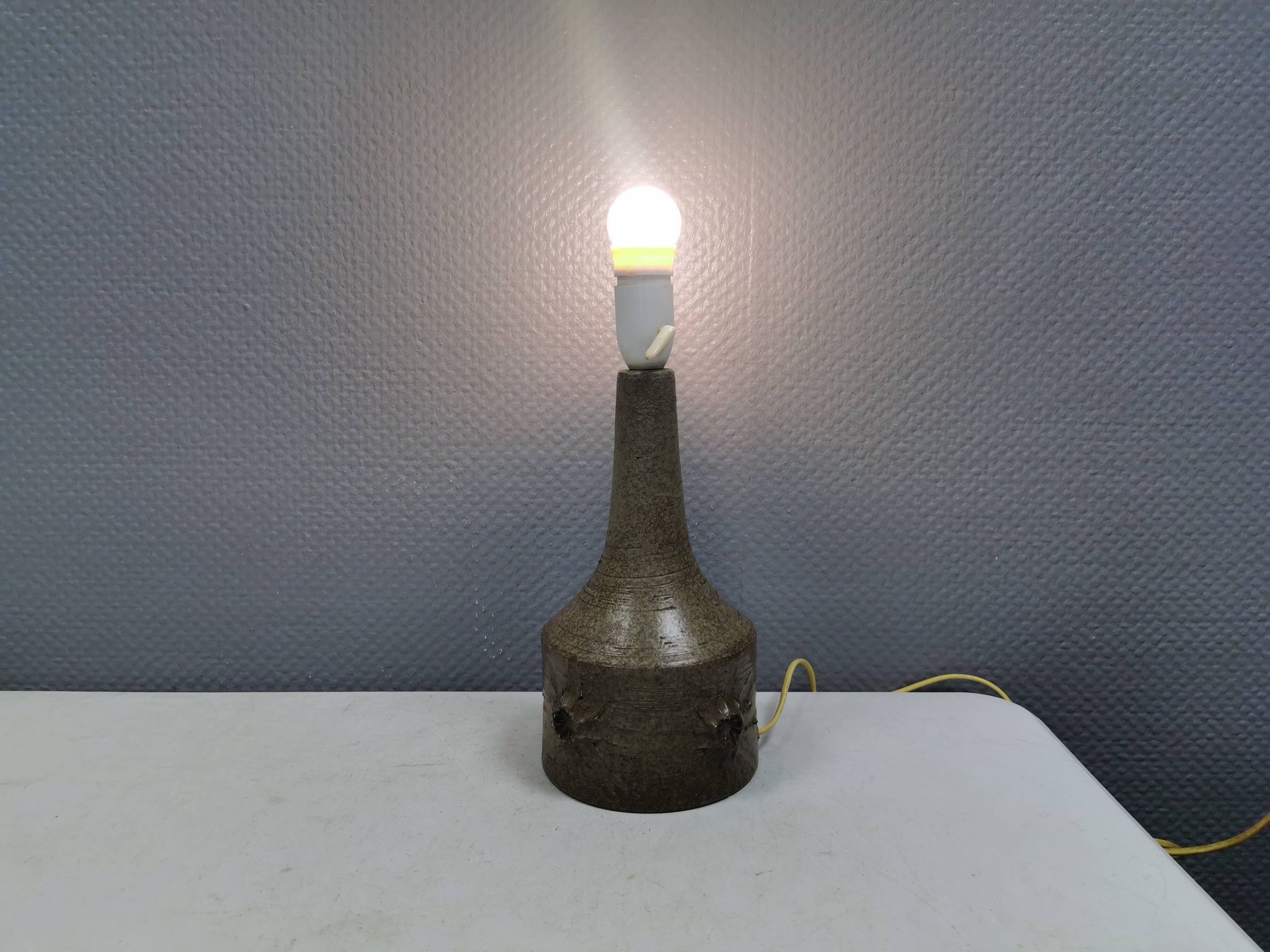 Ceramic table lamp by Danish artist Gitte Dochedahl Denmark 1960s.