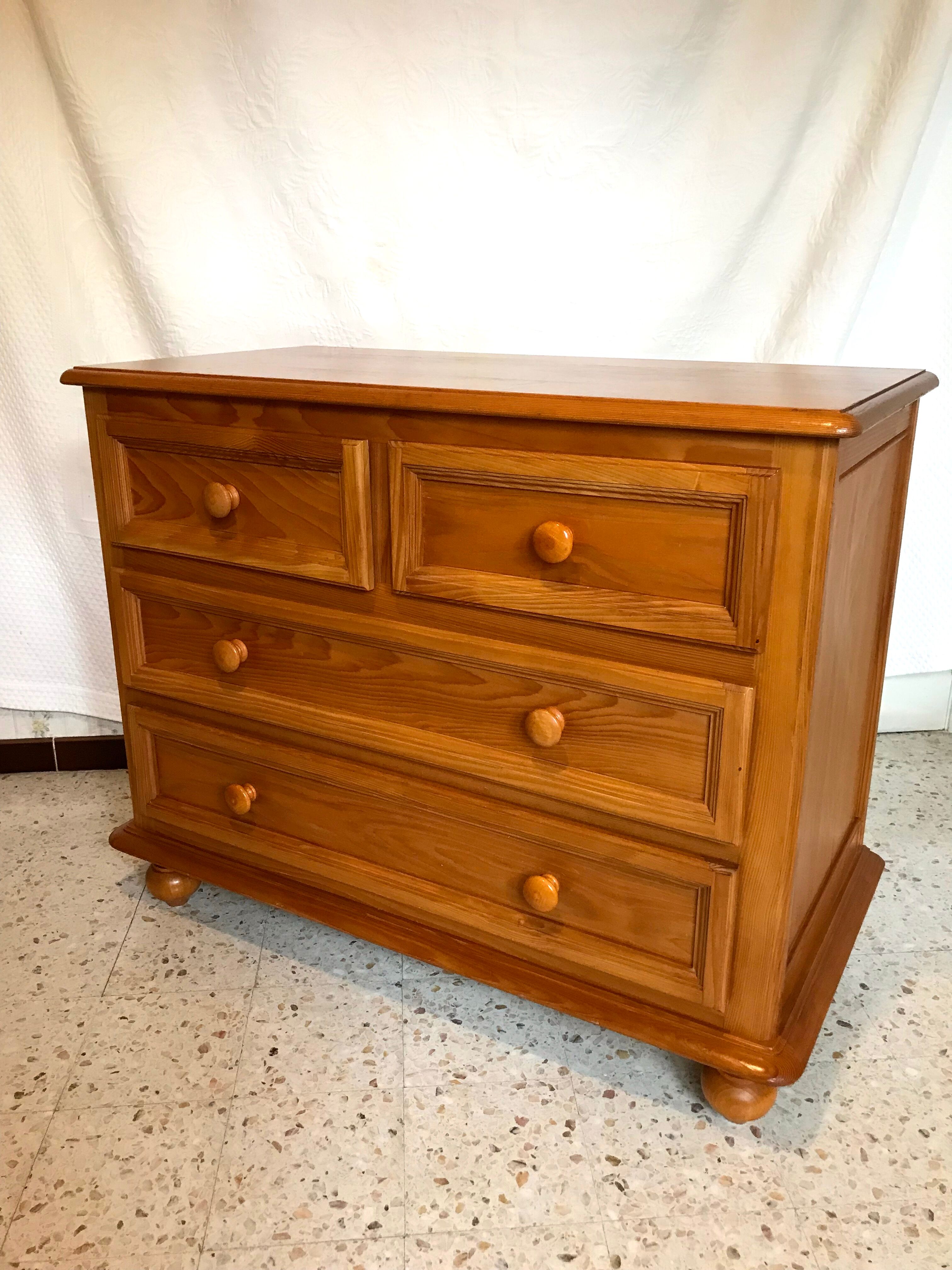 Vintage wooden chest of drawers 3 drawers round buttons country style