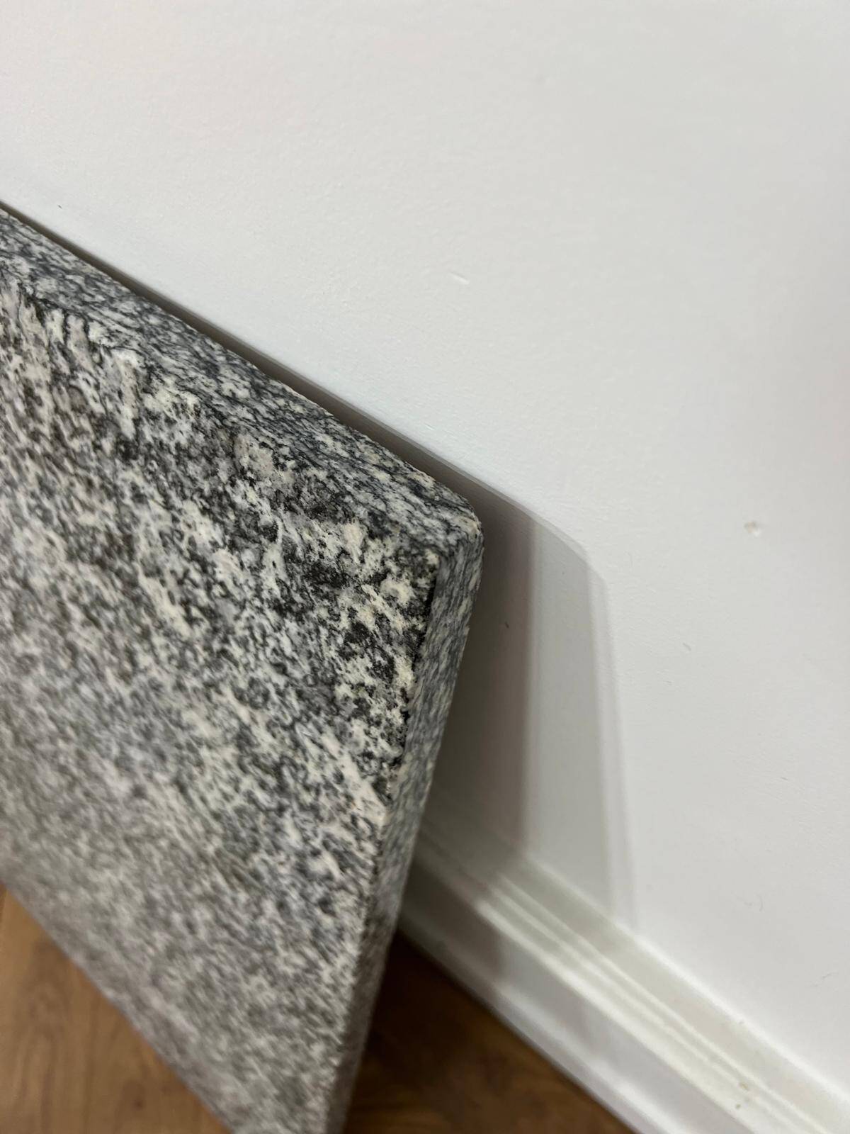 Table basse carré acier chromé et marbre, design année 1970