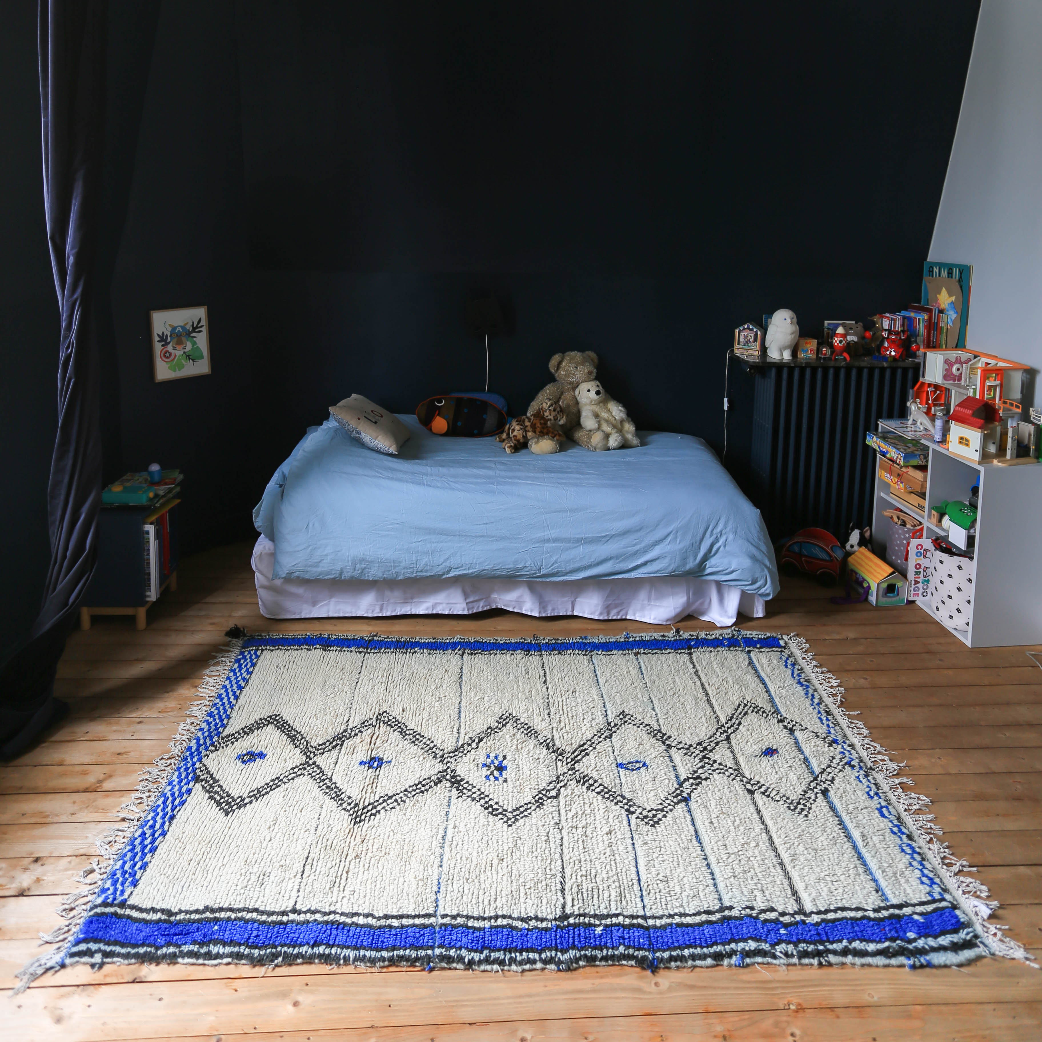 Old azilal carpet blue and white