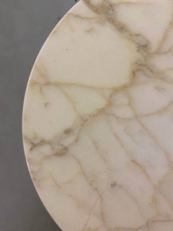 Table d'appoint Tulipe en marbre par Eero Saarinen pour Knoll