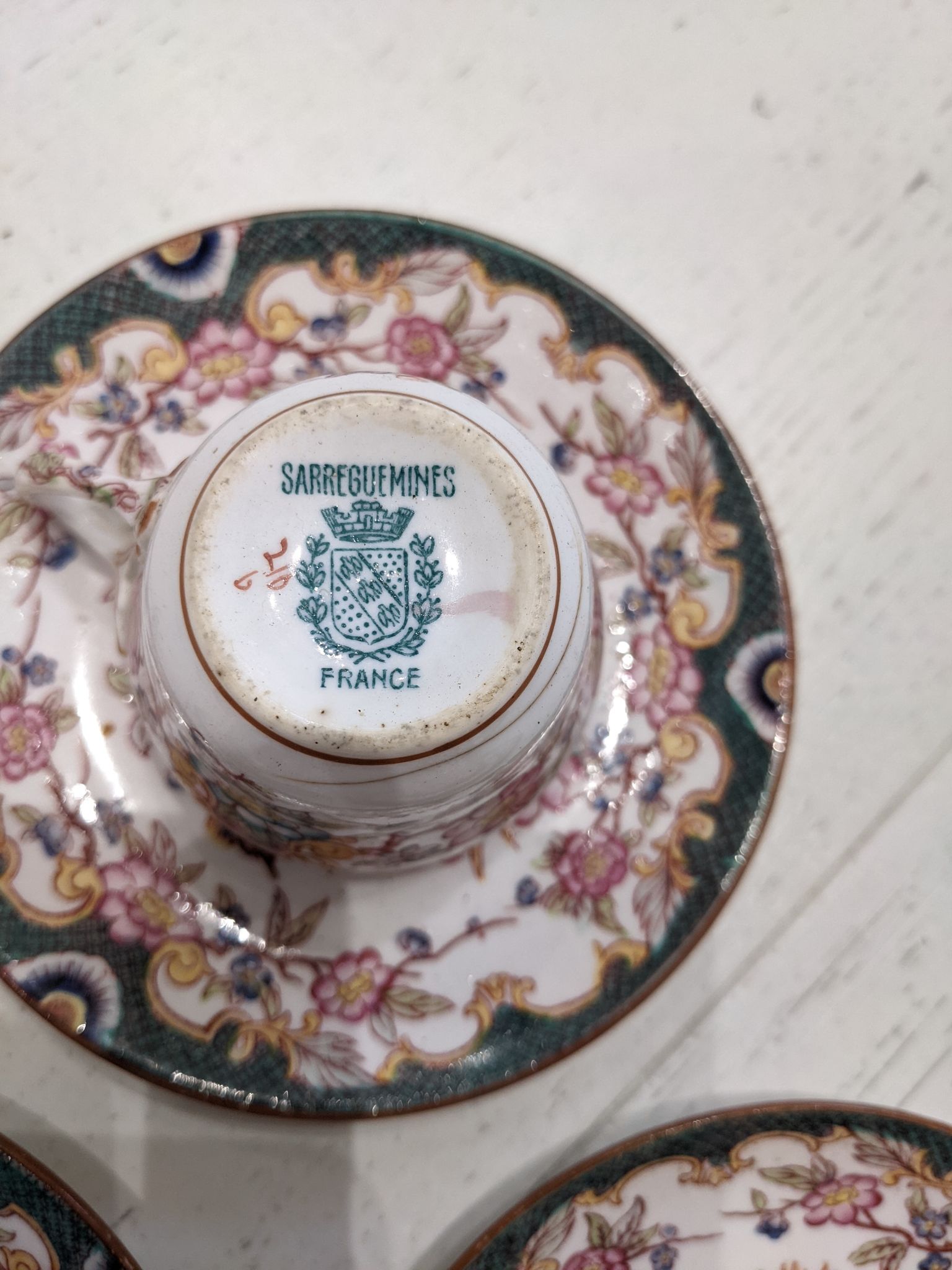 Tasses et soucoupes porcelaine fine Sarreguemines ancienne