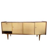Vintage sideboard from the 50s/60s with tapered legs in a Scandinavian style.