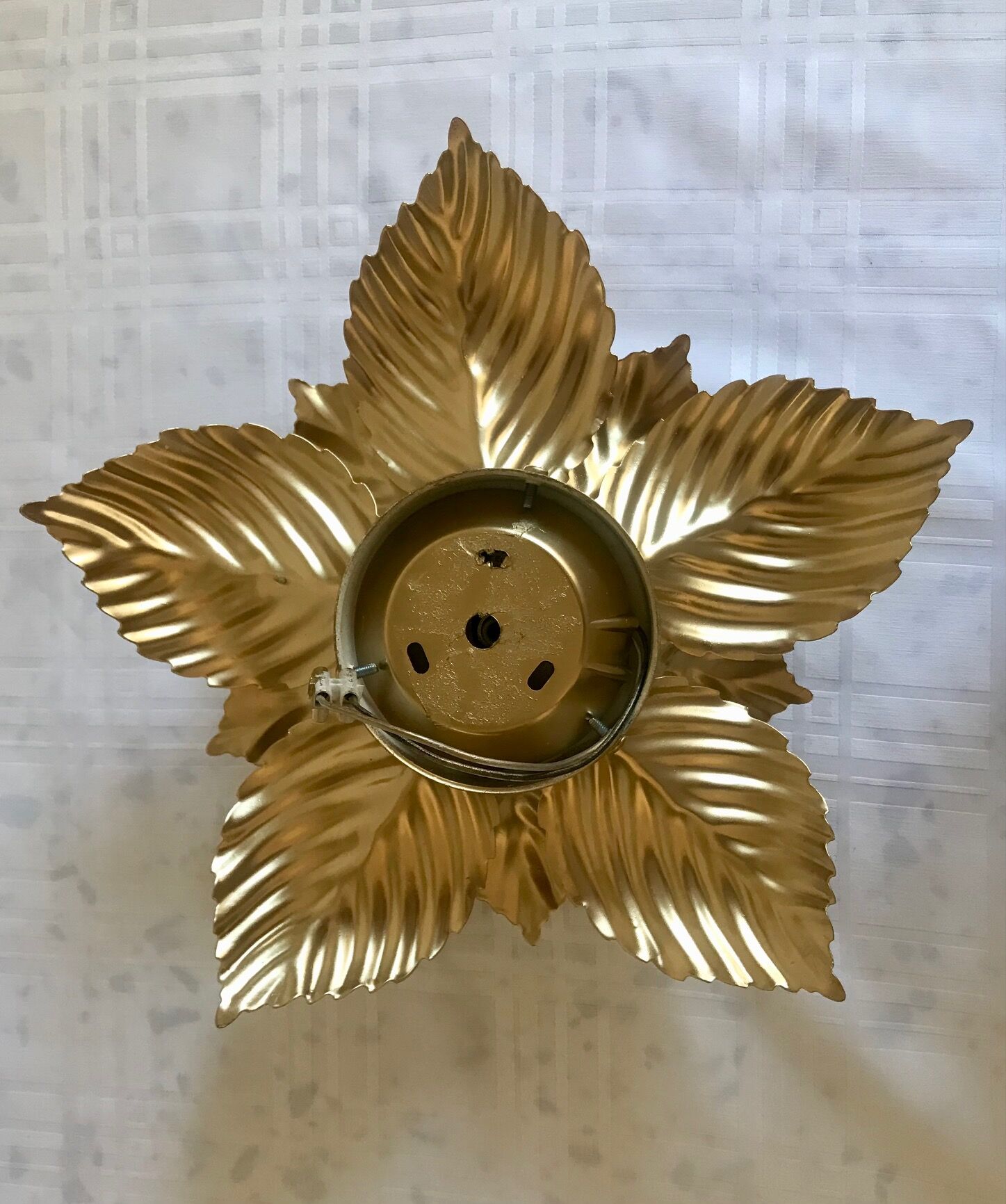 Golden flower wall lamp