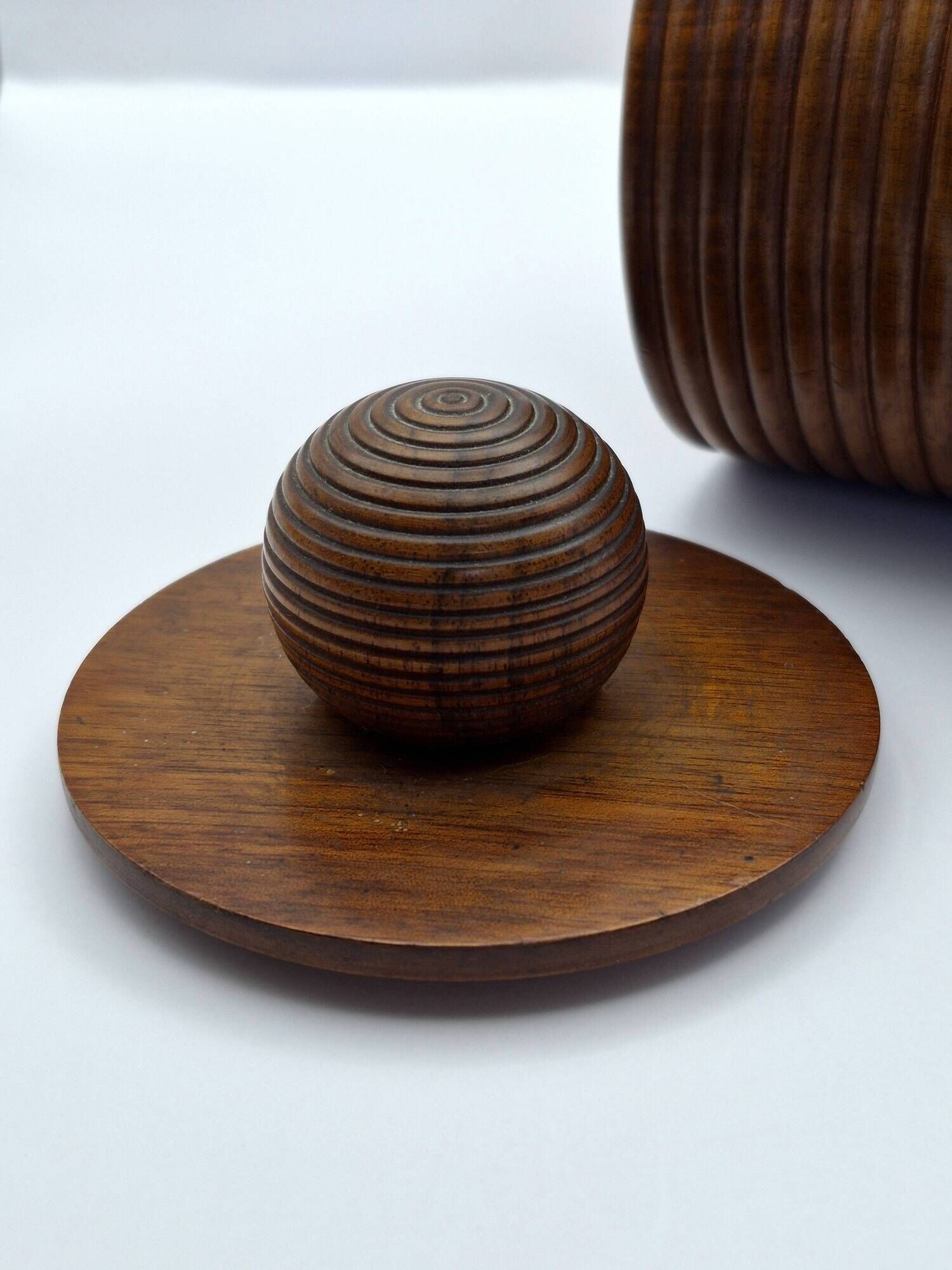 Wooden turned covered pot – vintage snuff box A680