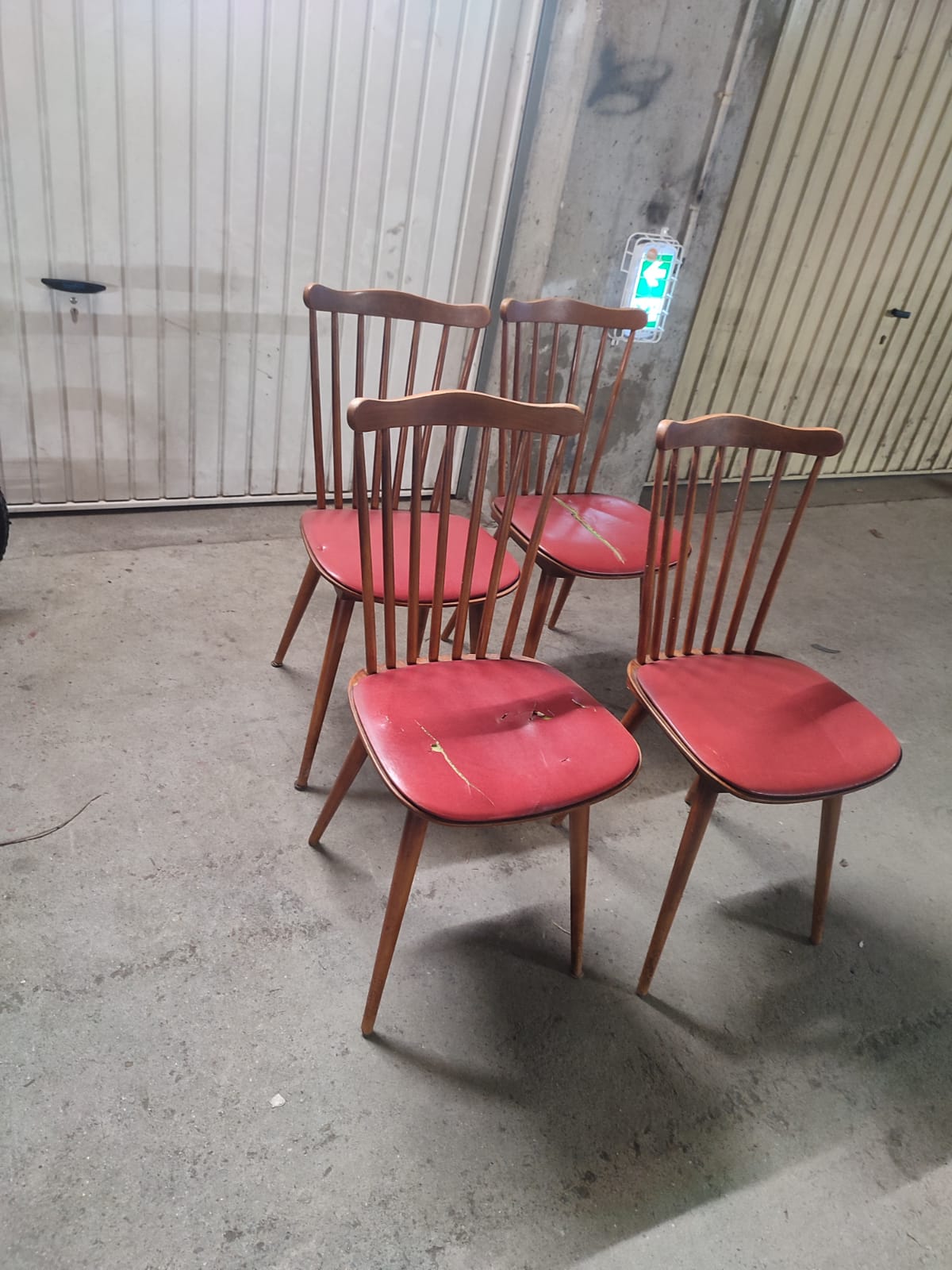 Lot 4 Chairs baumann