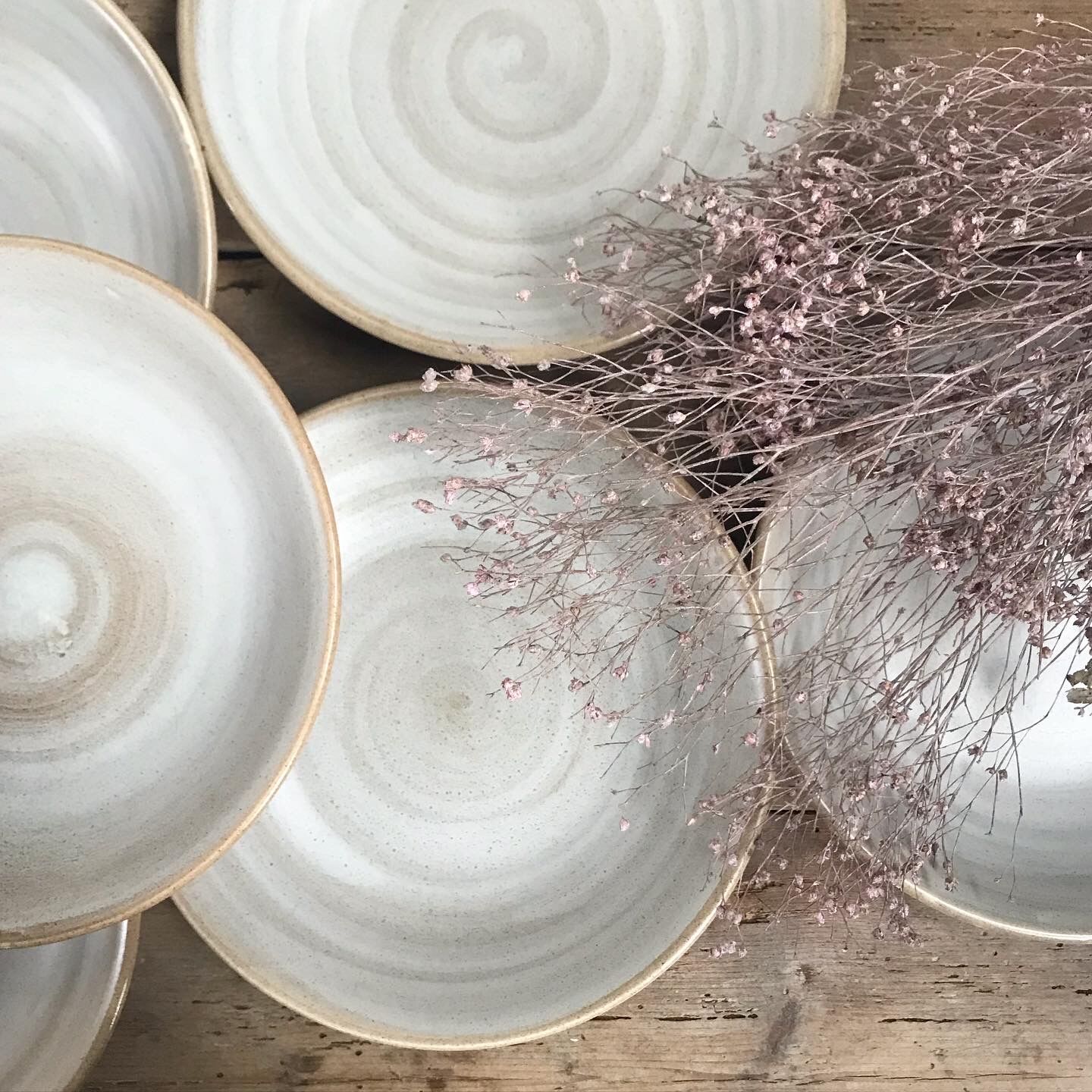Set of 6 hollow stoneware plates