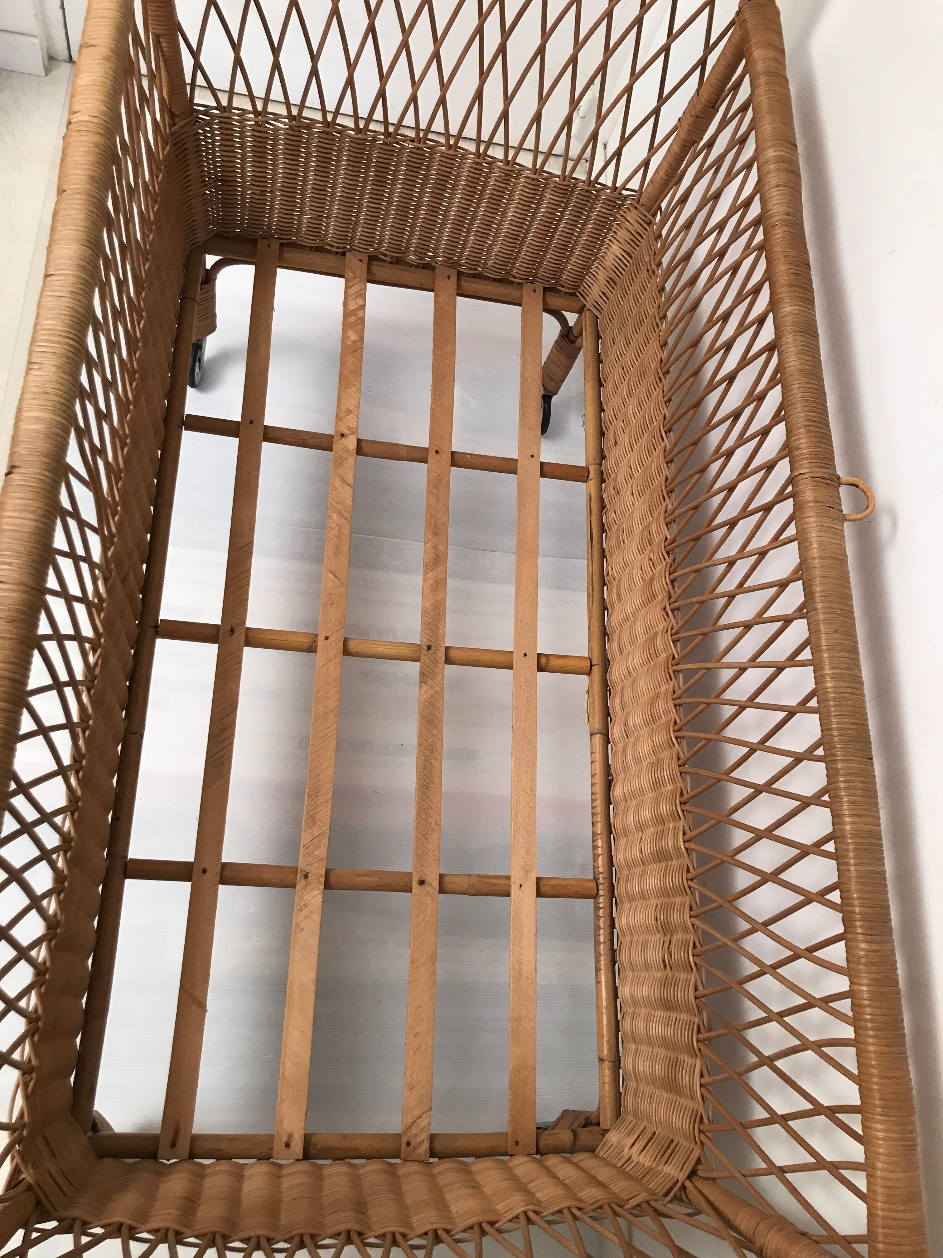 60s wicker rattan cradle bed