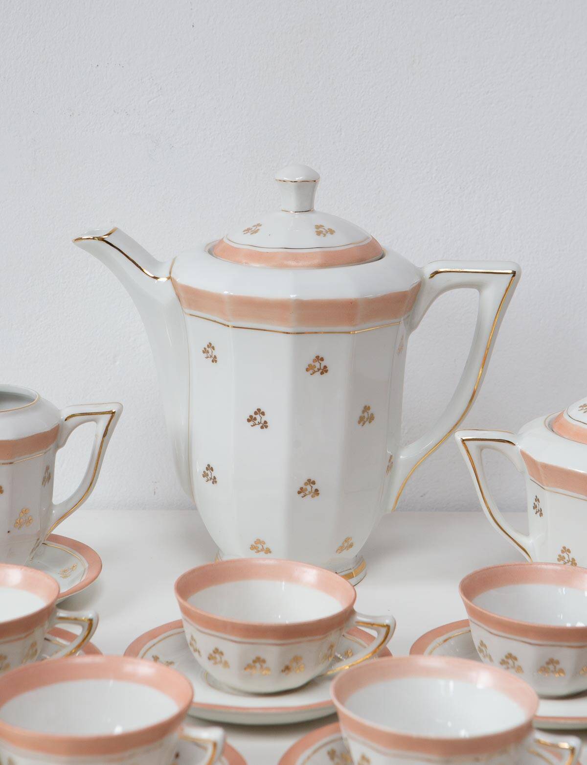 Limoges porcelain tea set? approx. 1950 (26 pieces)