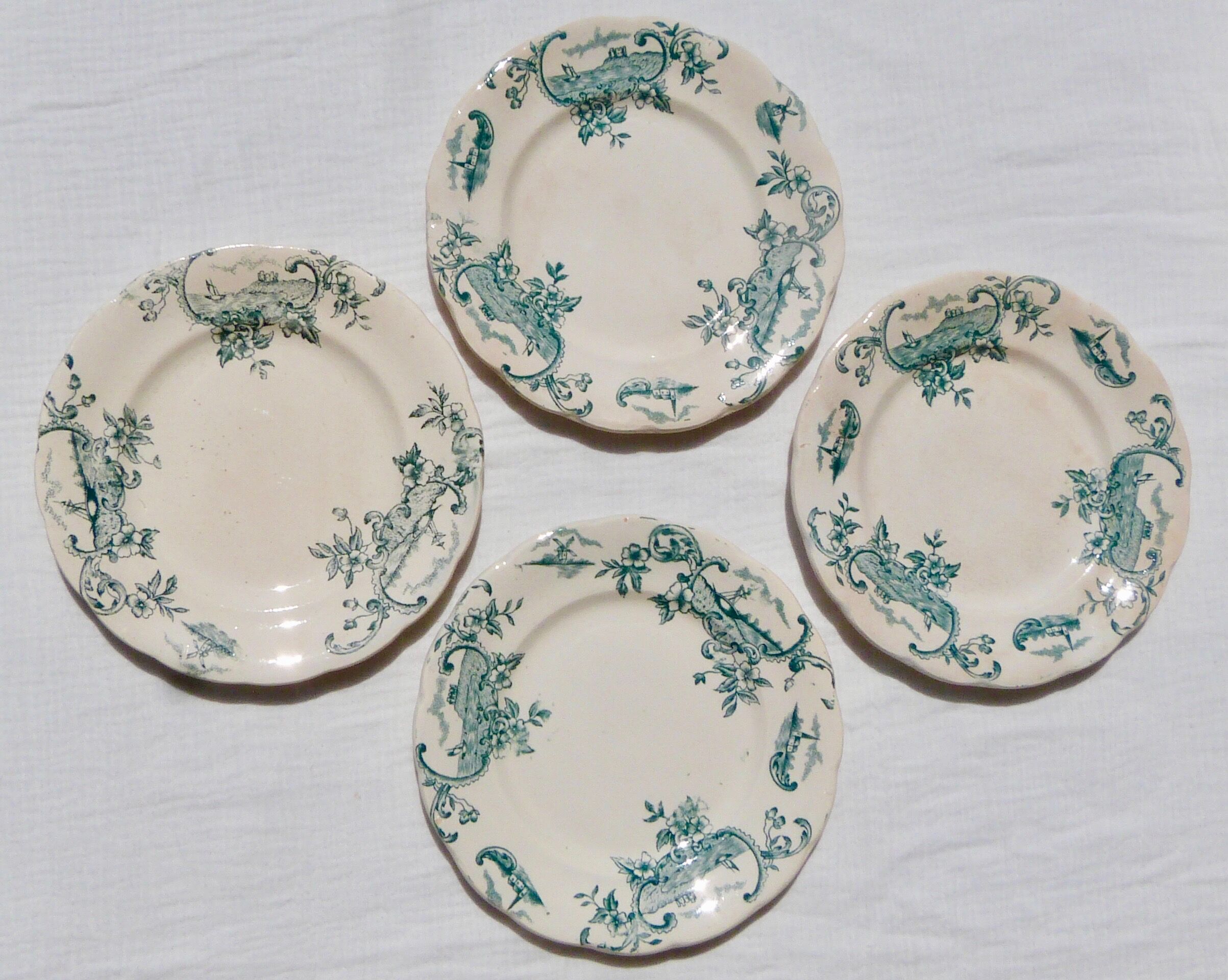 Set of 4 dessert plates Terre de Fer