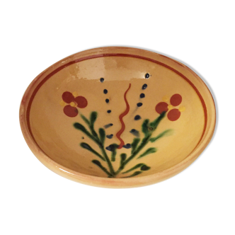 Enamelled sandstone dish