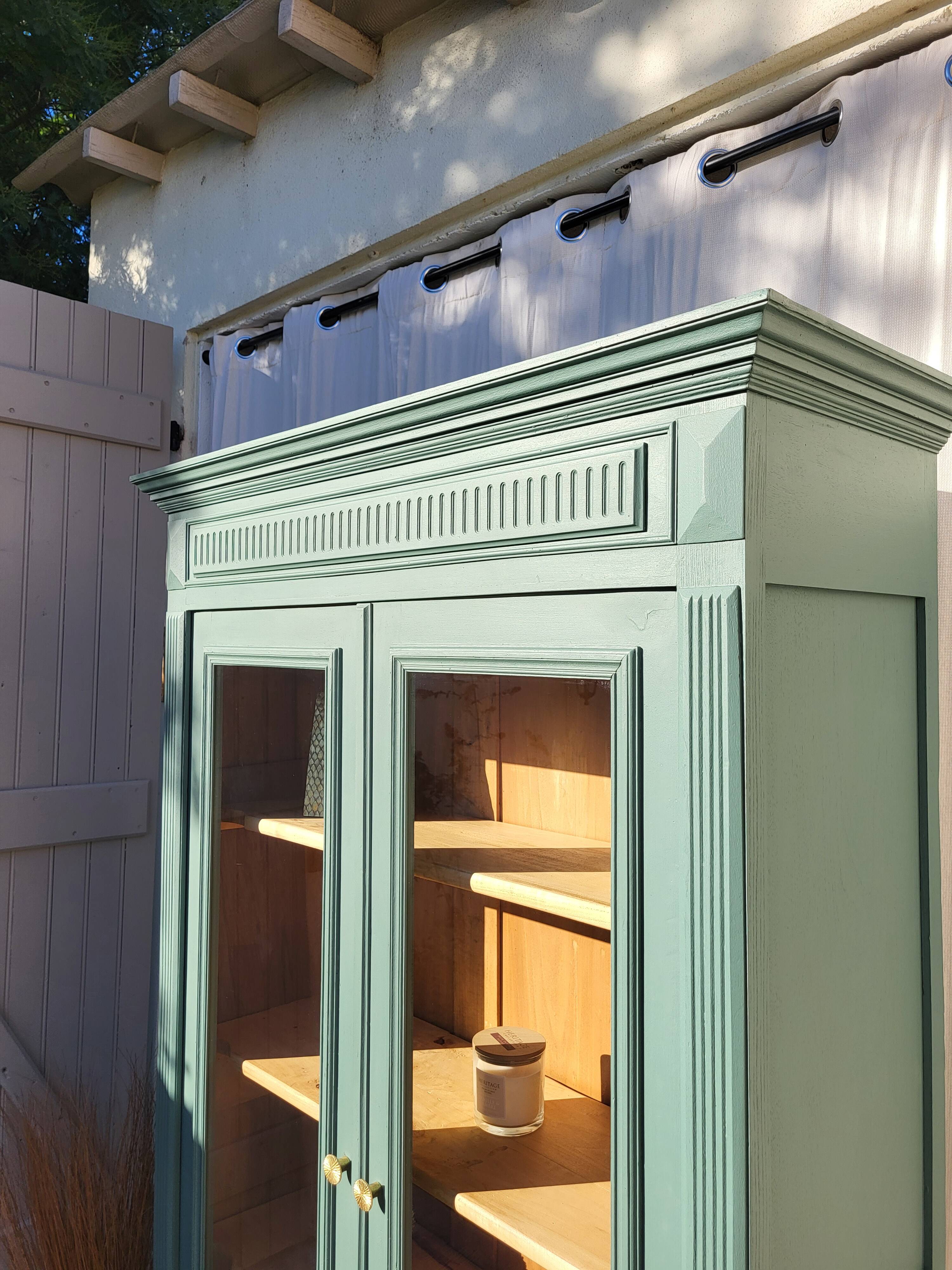 2 glass door dresser