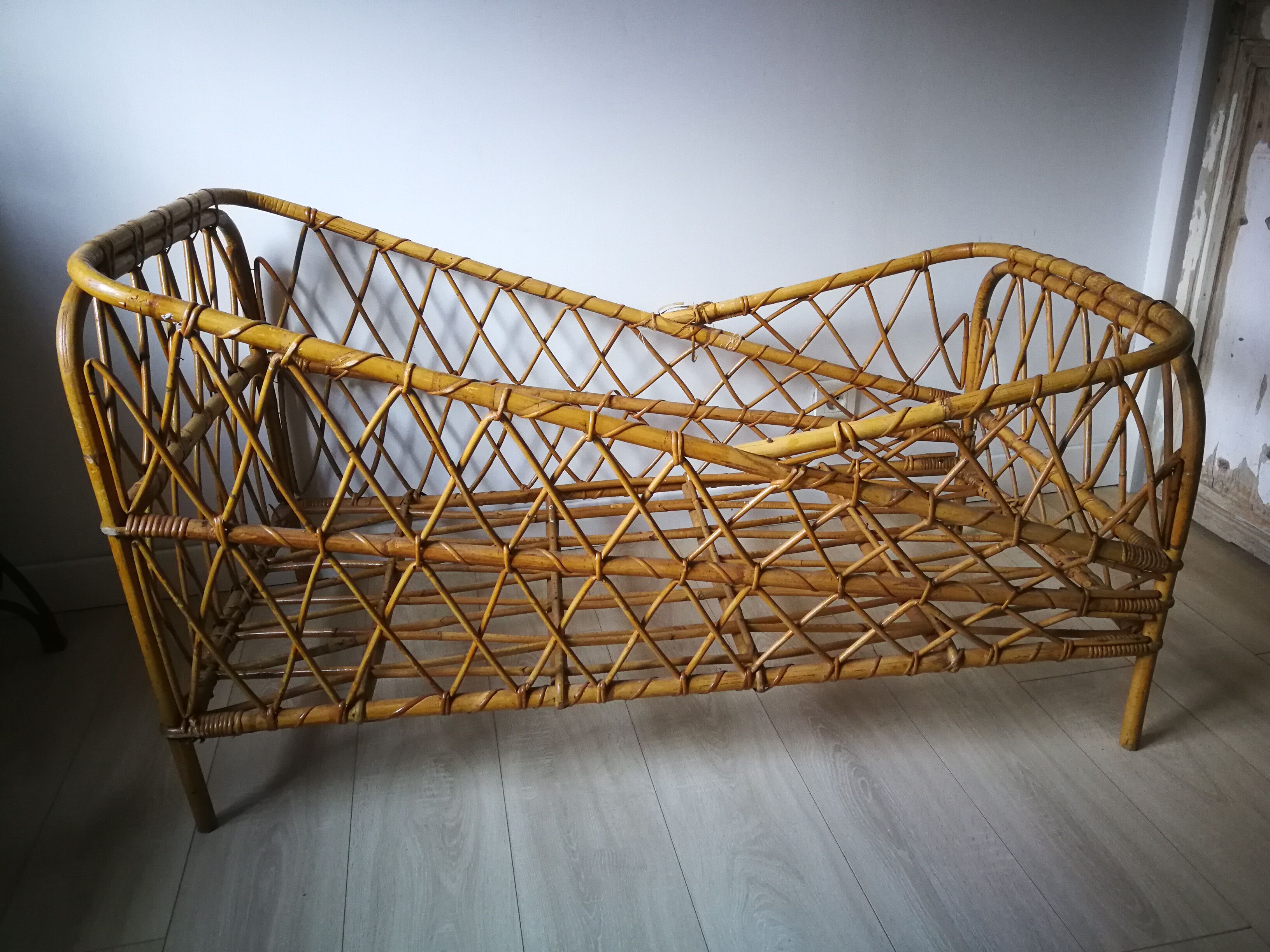 Bed cradle rattan child 60s