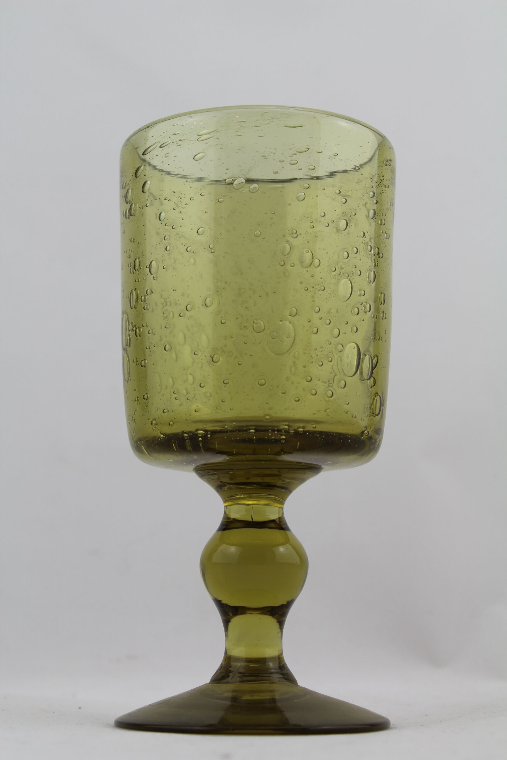 Bougeoir à pied en verre bullé de Biot vert