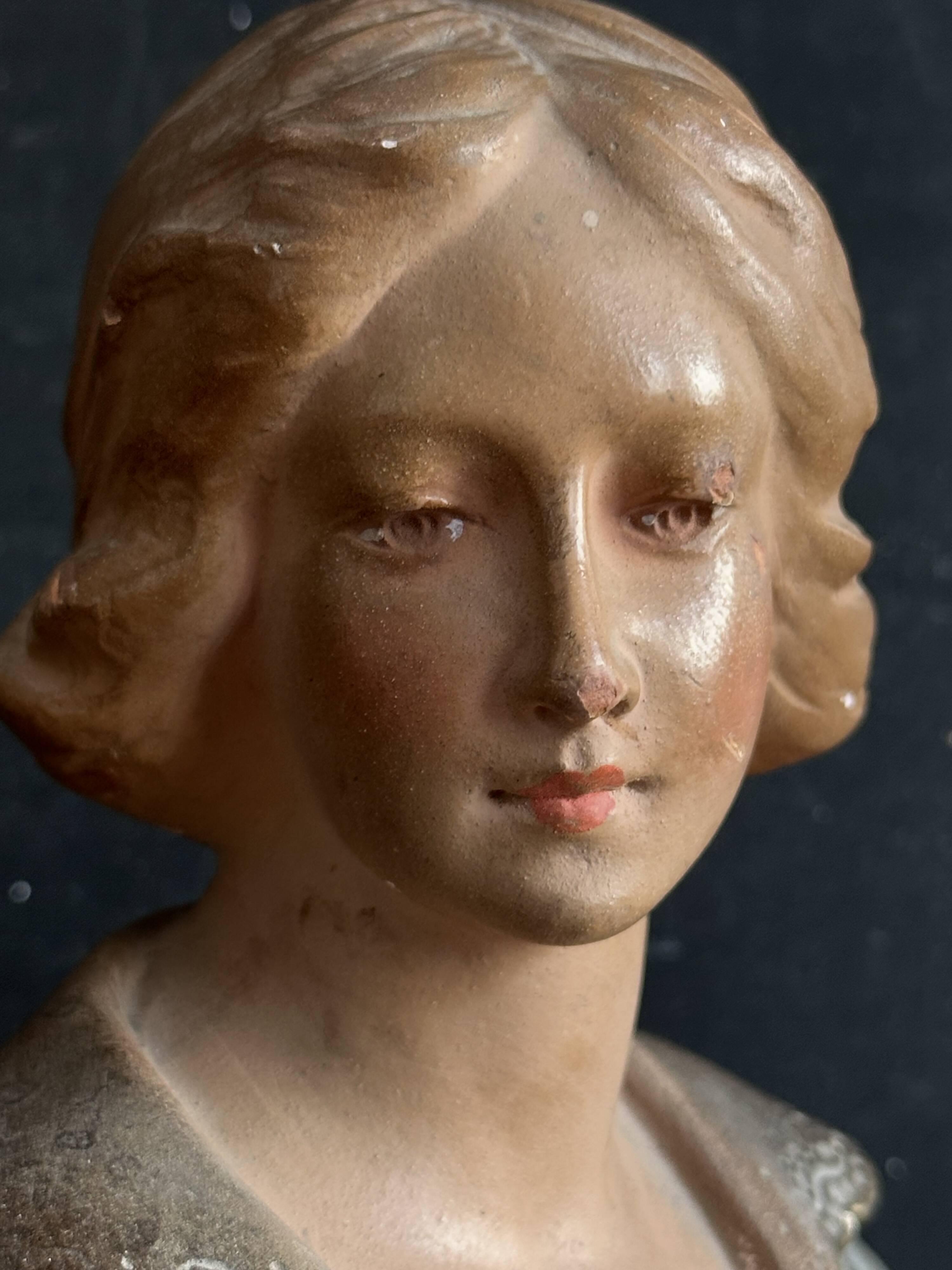Buste de femme Art nouveau en plâtre polychrome, vers 1900