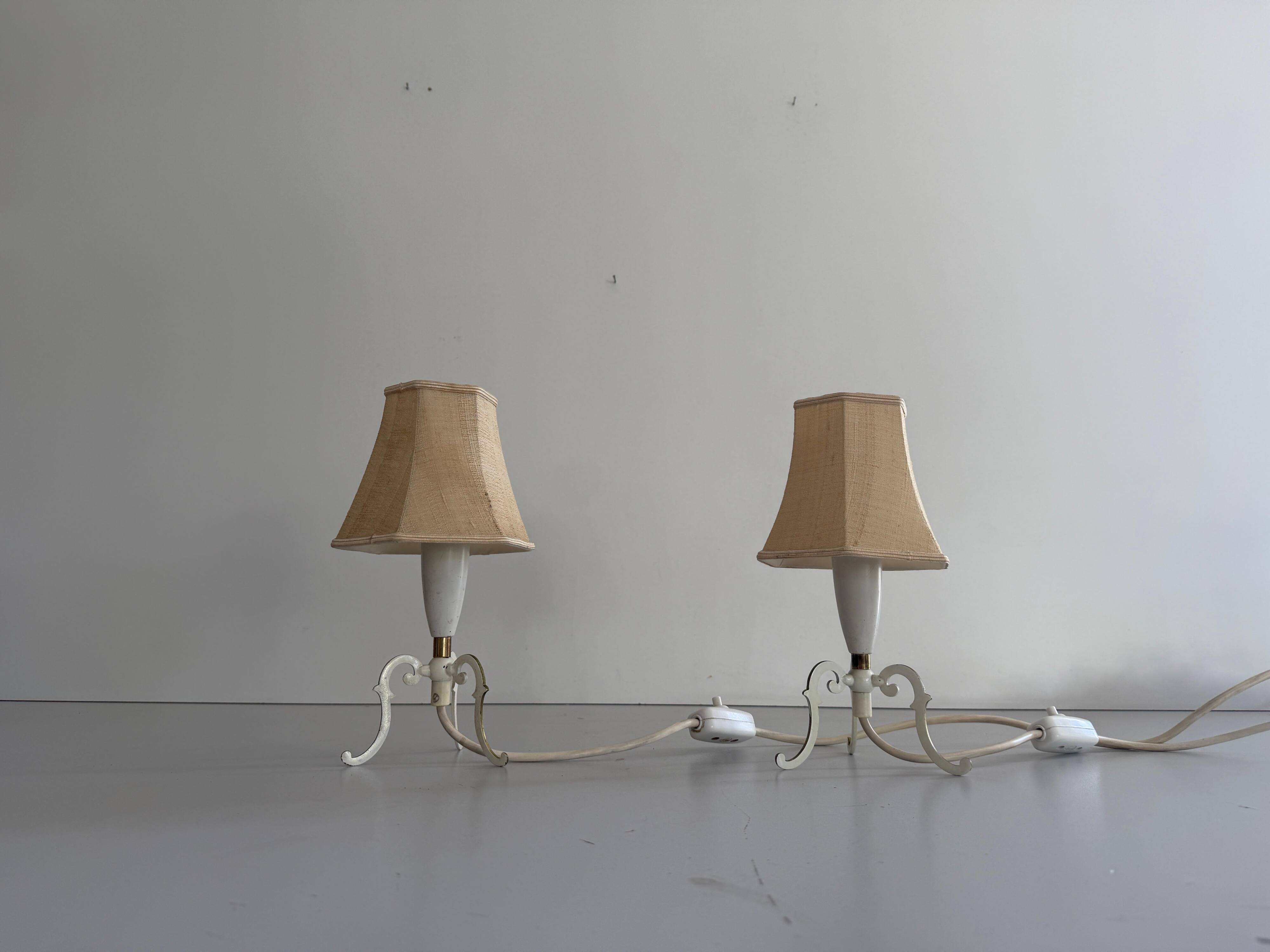 Paire de lampes de chevet du milieu du siècle en laiton et abat-jour en tissu, années 1960, Allemagne