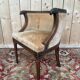 Fauteuil de bureau en tonneau – Style Louis XVI – Têtes de béliers – Bois s