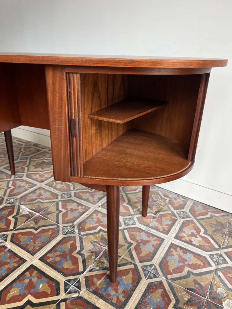 Danish kidney shaped desk