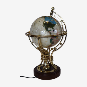 Globe électrique fait avec des pierres