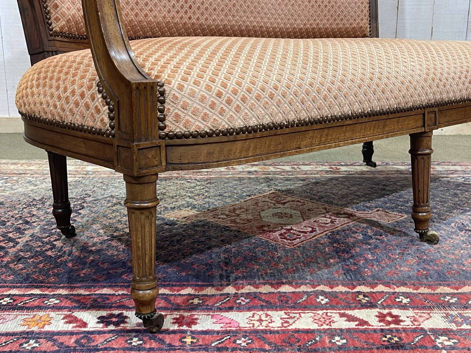 Banquette Louis XVI début XXème en noyer