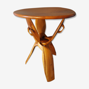 Foldable walnut pedestal table