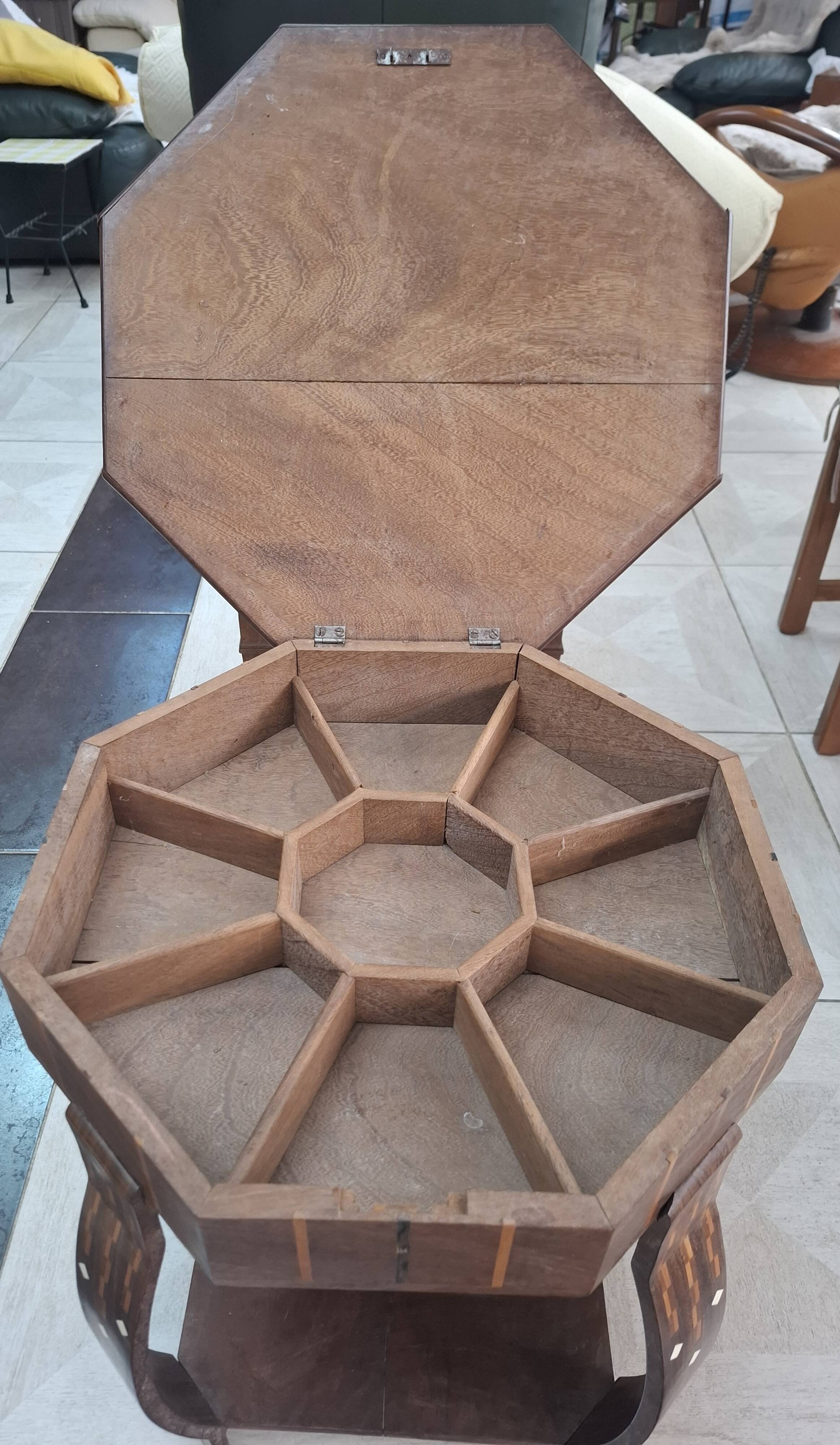 Octagonal game table