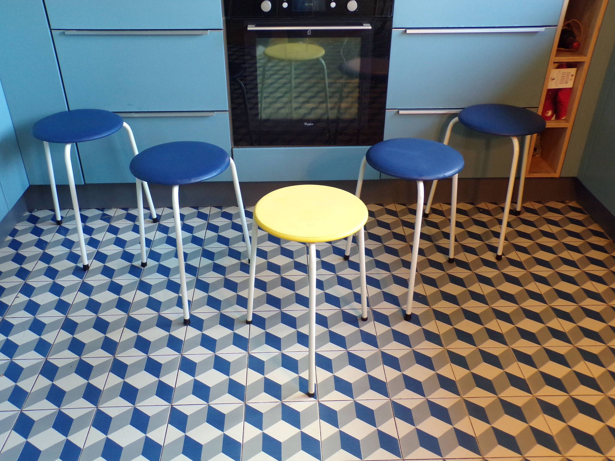 Set 5 tabourets tripode 1950 en skaï