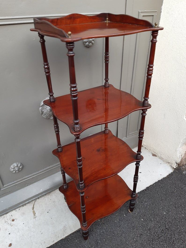 Napoleoin III Shelf
