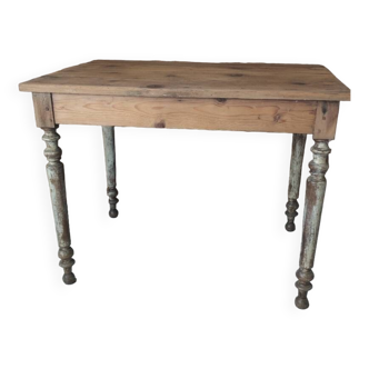 Petite table de ferme pieds tournés