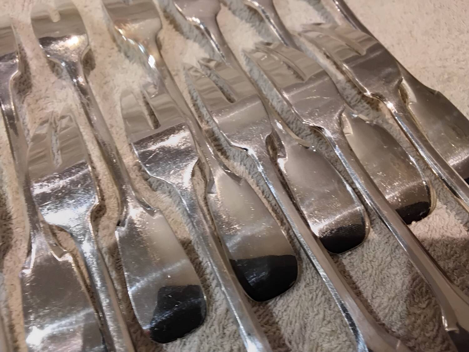 12 fourchettes à escargots métal argenté orfèvre Francia uni-plat