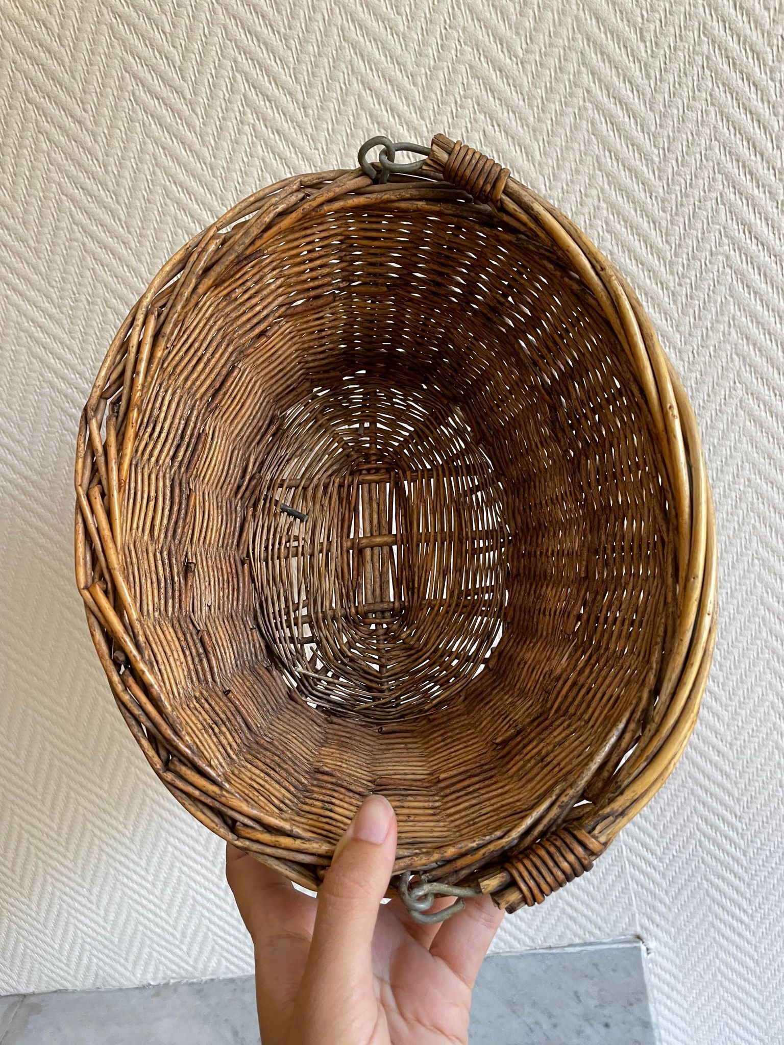 Small wicker basket