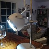 Eyeball desk lamp adjustable and steerable