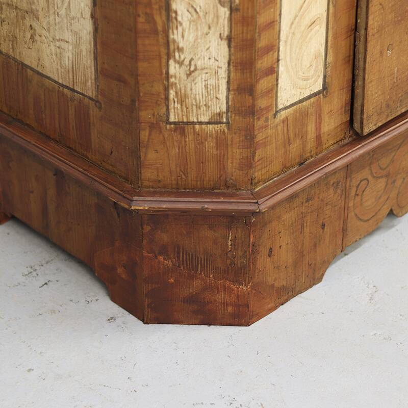 Garde-robe de mariée en art populaire peint 1806