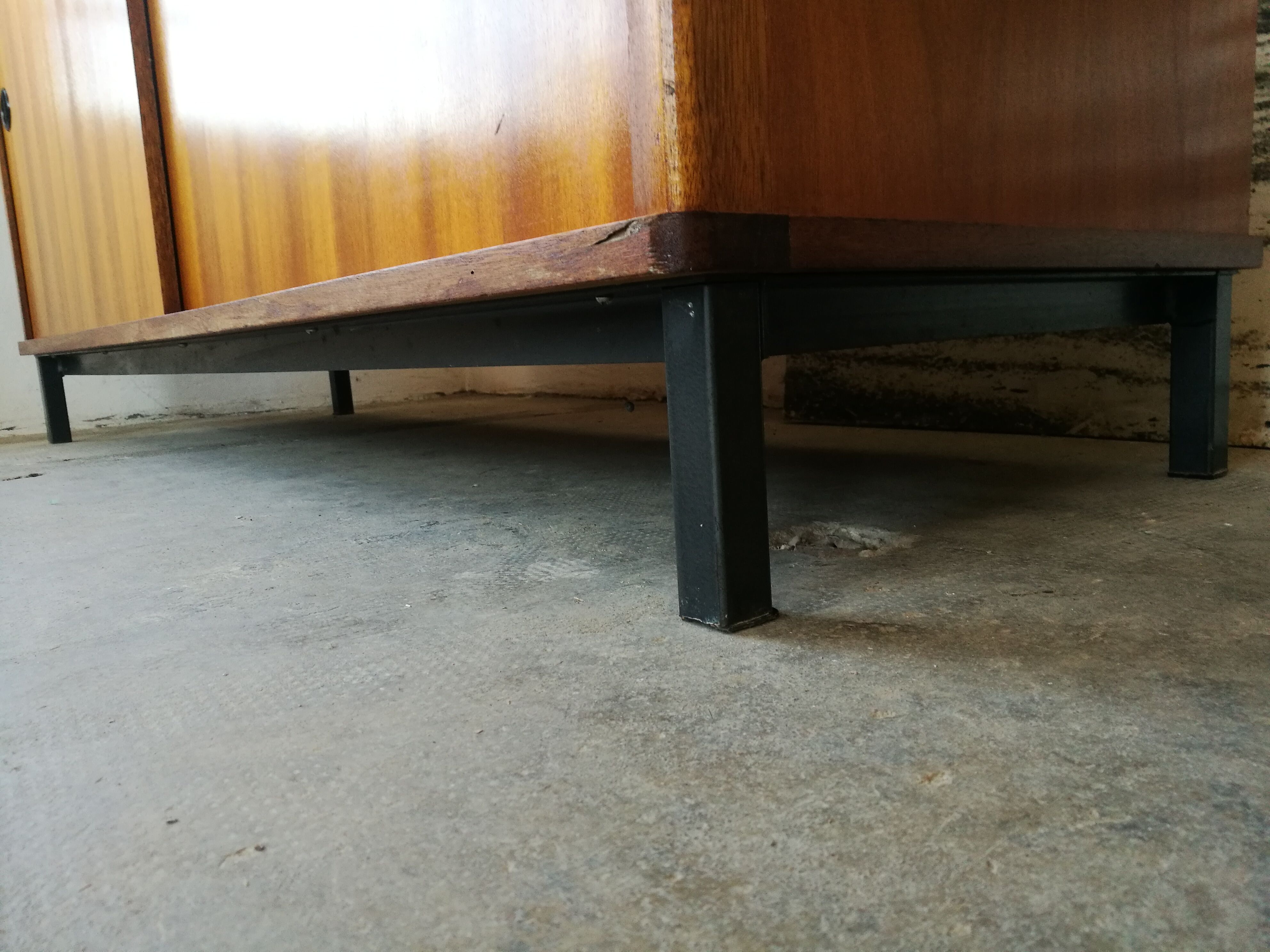 Vintage row sliding doors