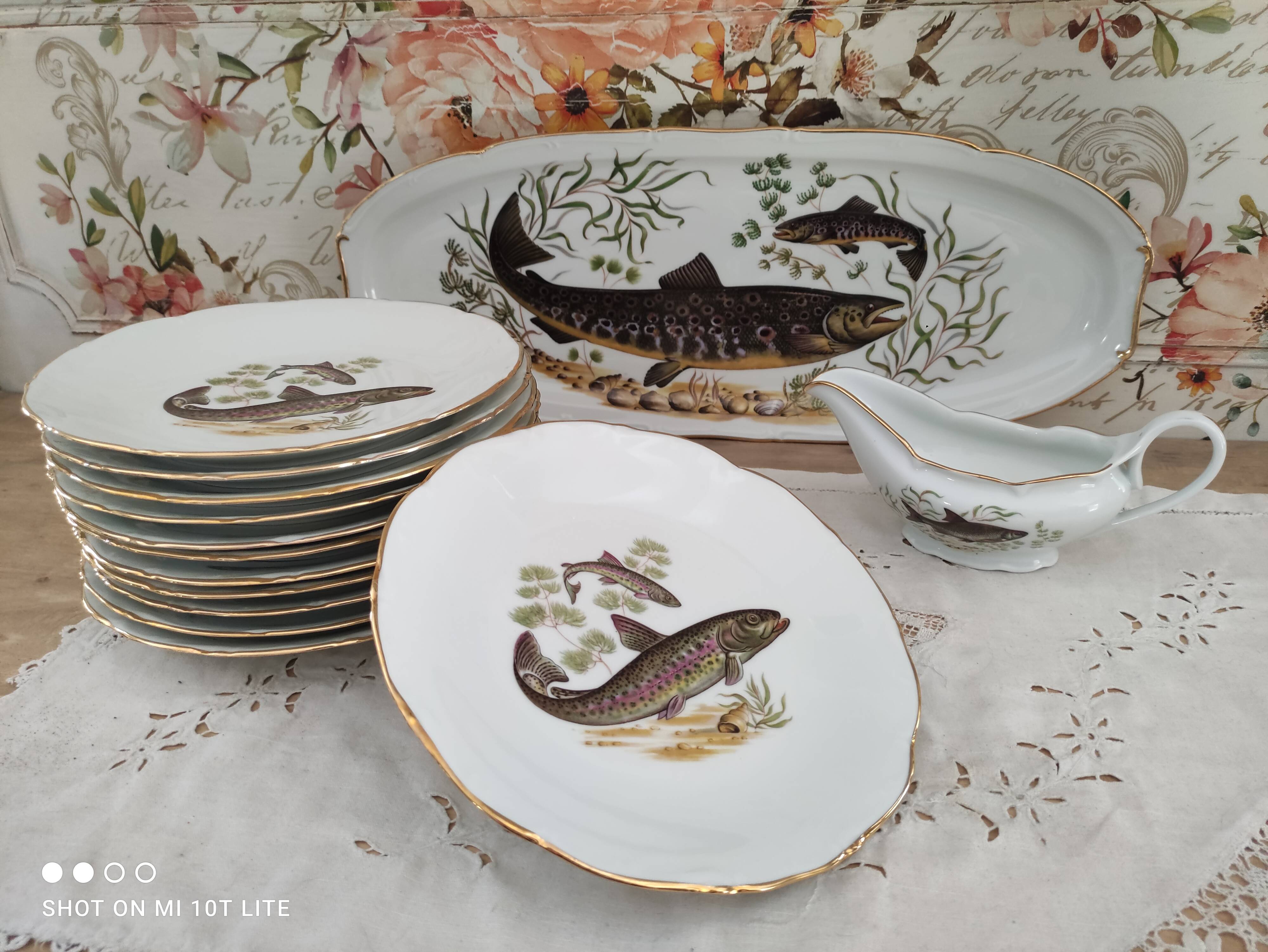 Service à poisson vintage en porcelaine de Sologne Lamotte décor poissons d'eau douce