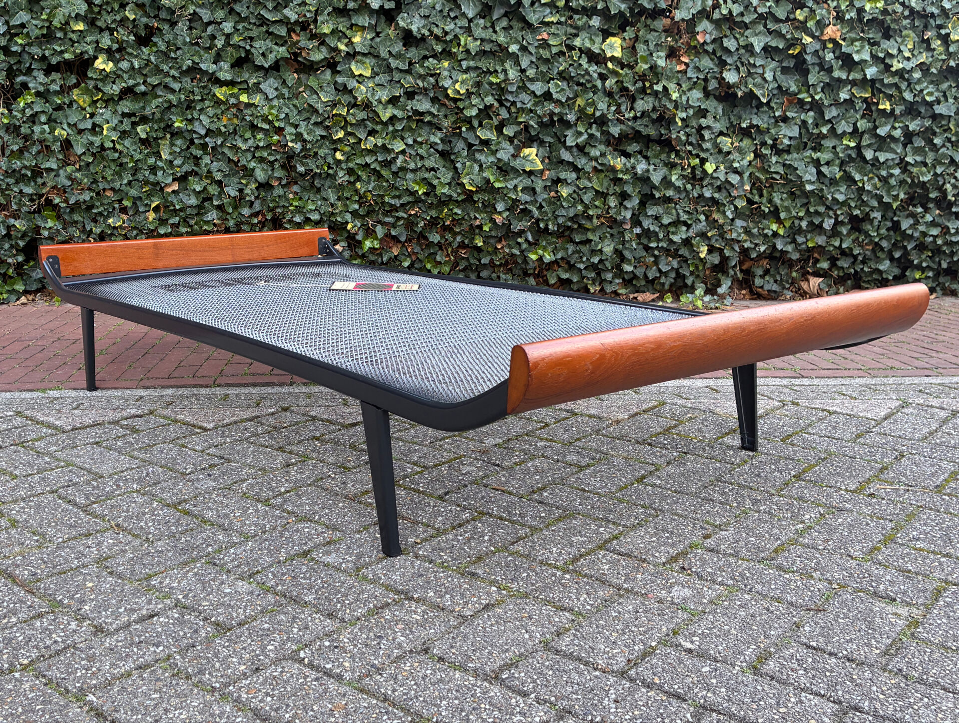 Cleopatra Rest Bed Auping Dick Cordemeijer