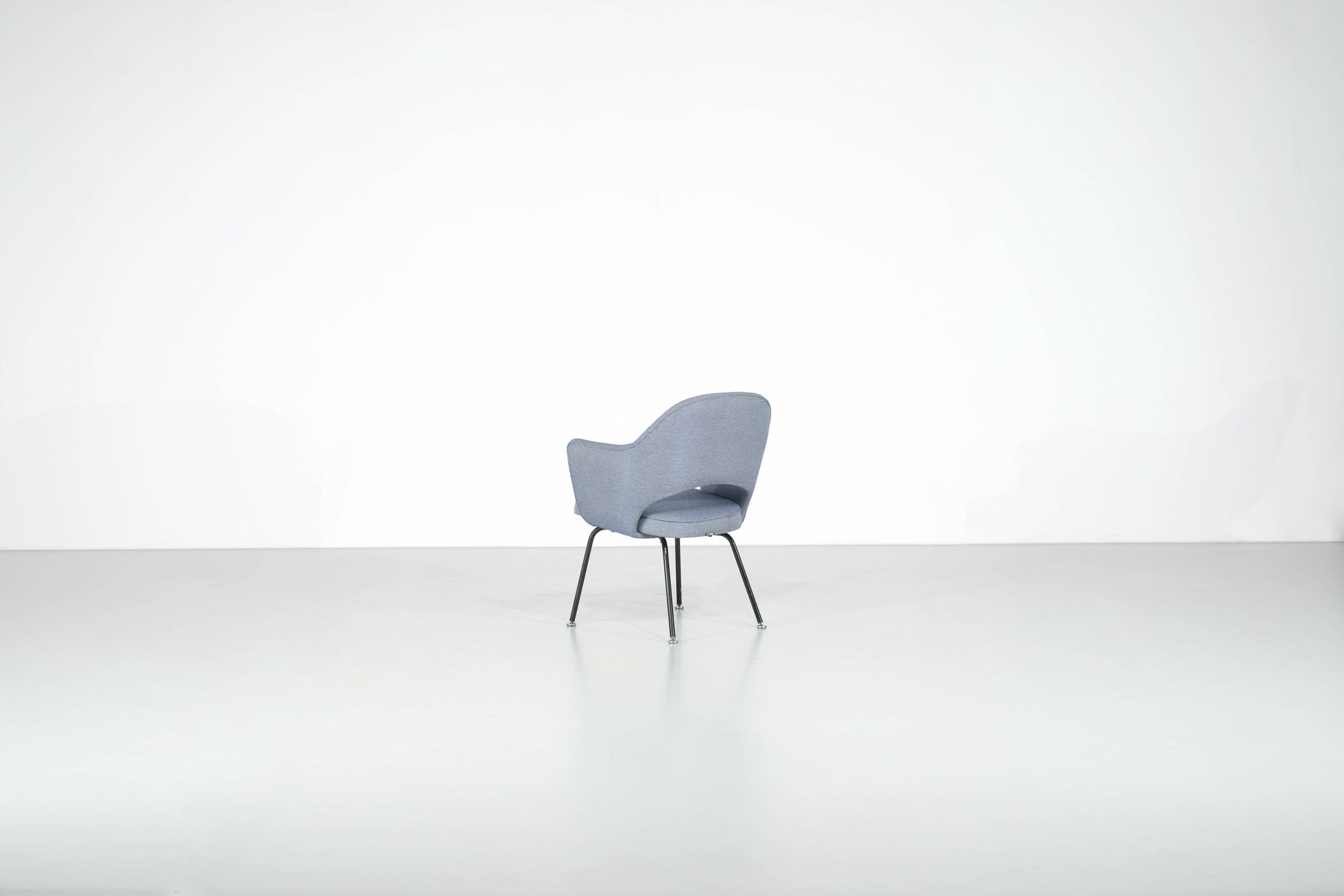 “Conference” armchair by Eero Saarinen produced by Knoll for IBM, USA 1957.