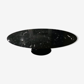 Table basse pied tulipe en marbre noir