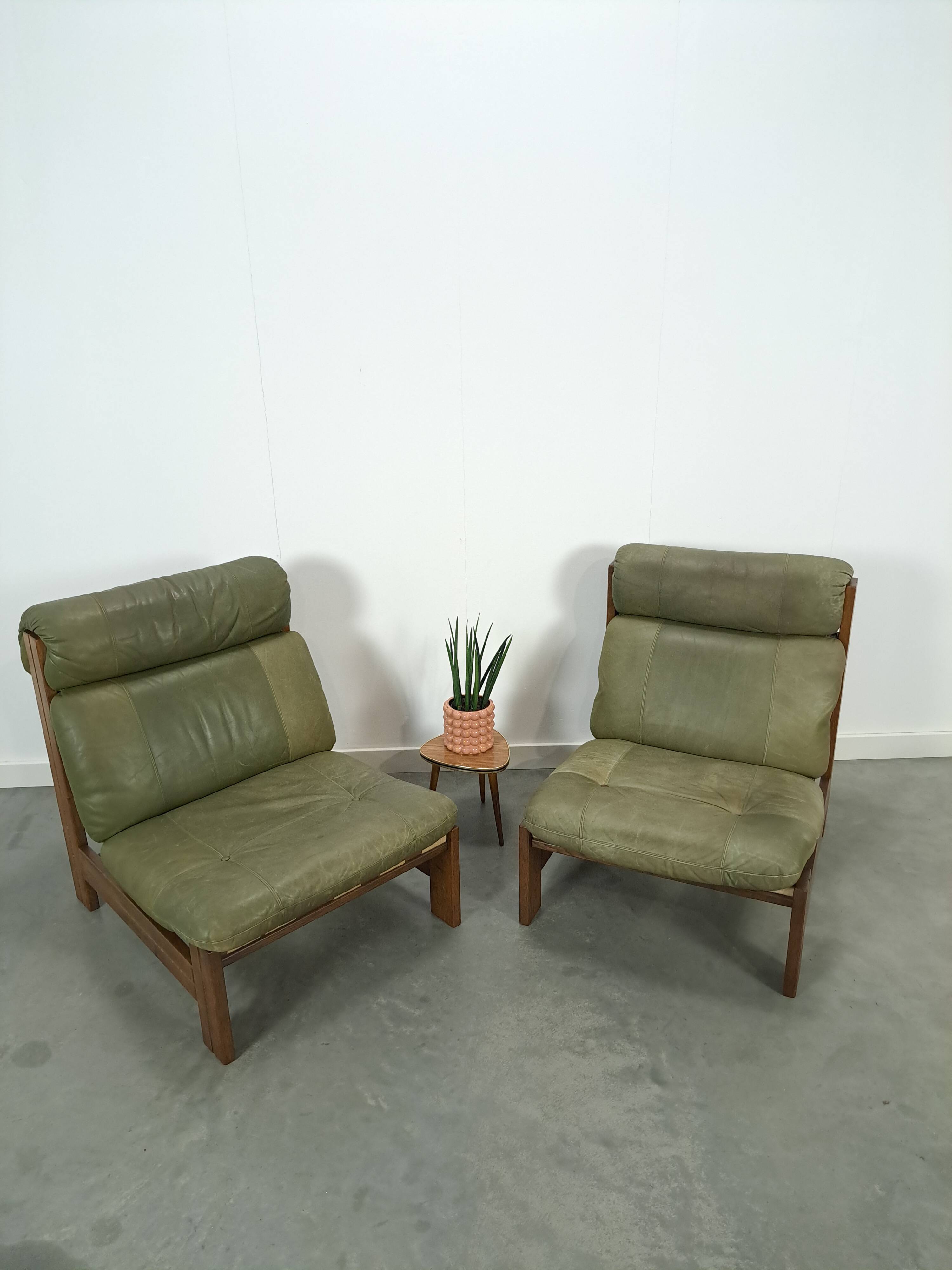 Green leather and oak wood armchair