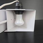 Lampe 1980 vintage en métal laqué blanc