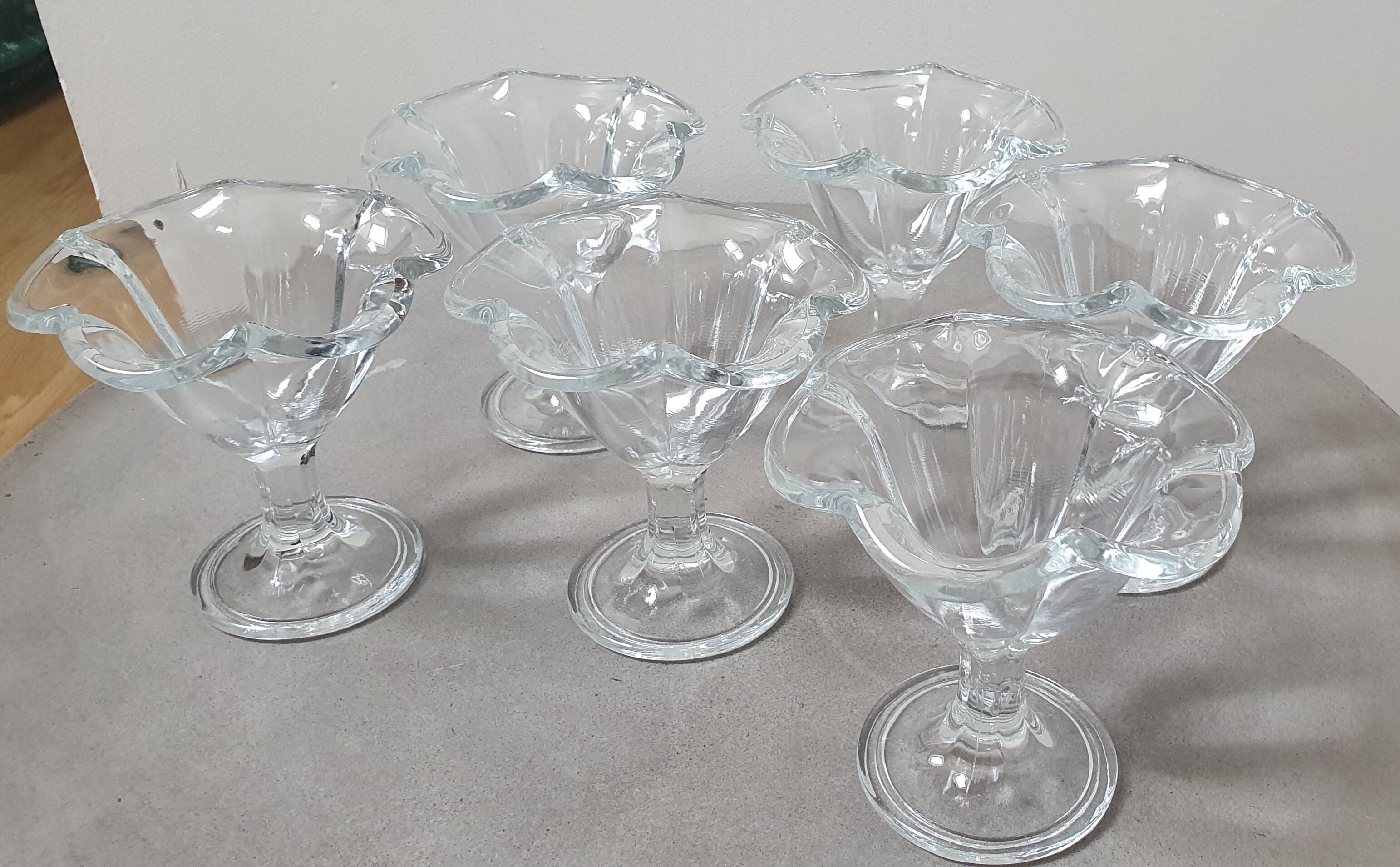 Set of 6 ice cream cups