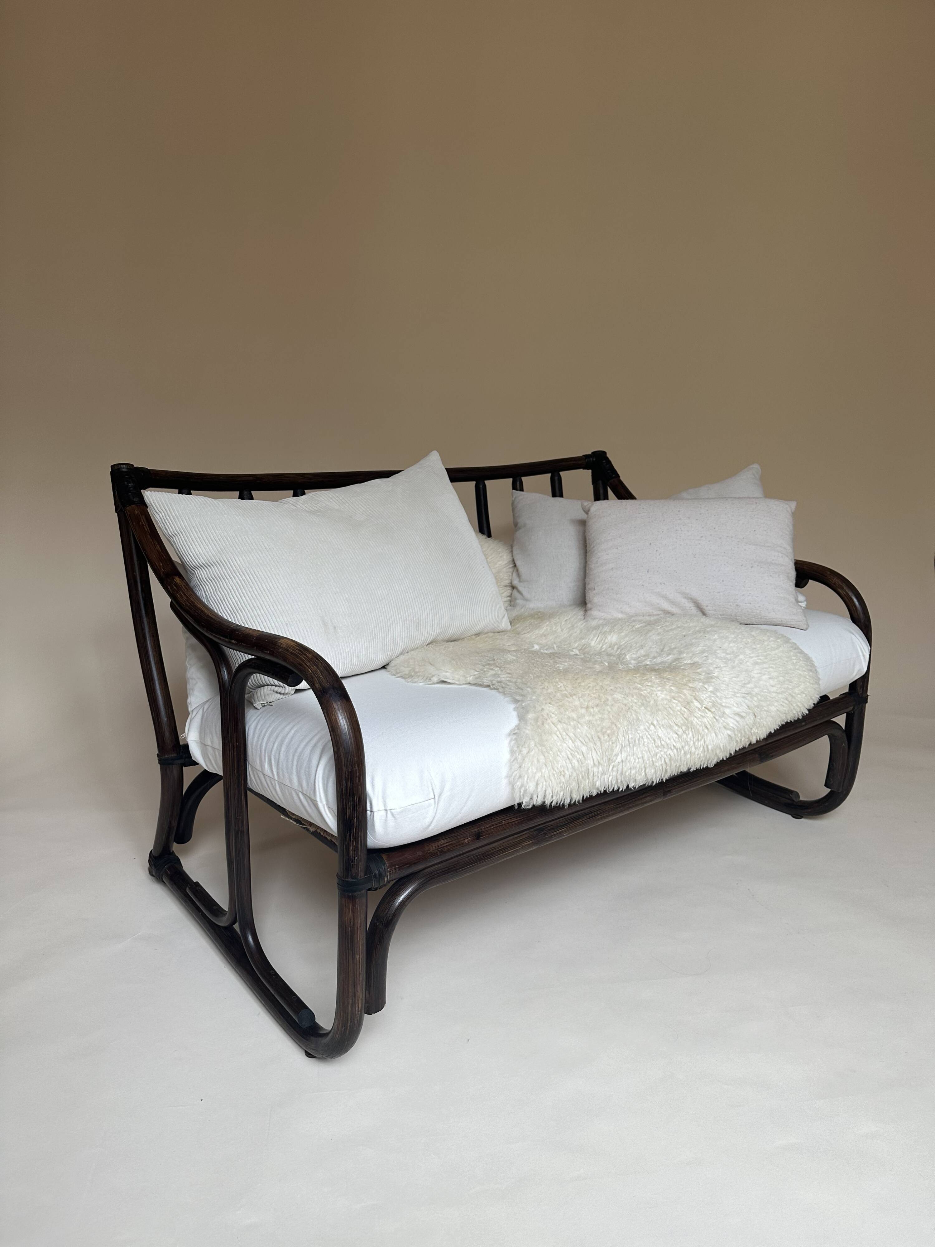 Two-seater rattan bench