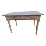 Petite table de ferme