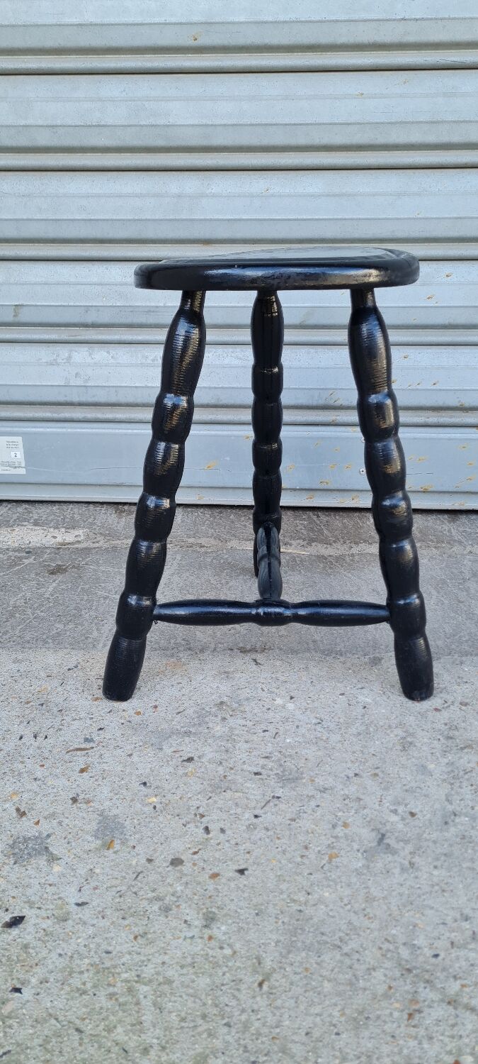 Tripod stool