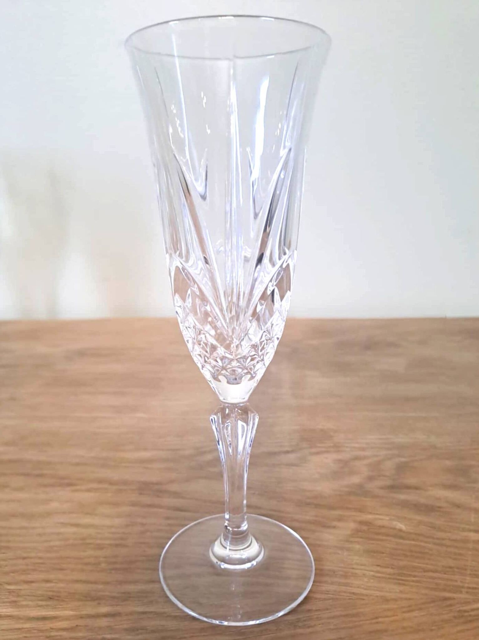 8 flûtes à champagne en cristal