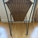 Chaise en métal et osier