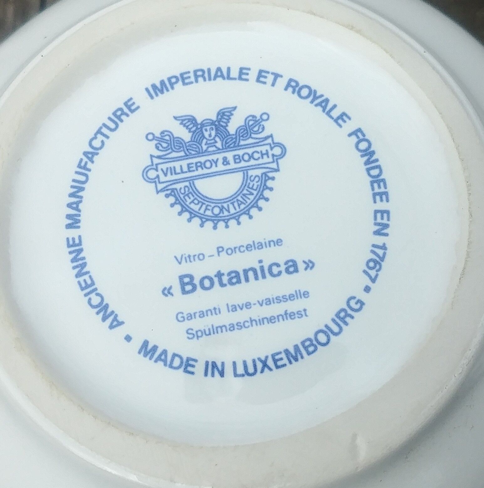 A sugar bowl from Villeroy & Boch model Botanica