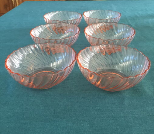Series of 6 cups in pink glass France