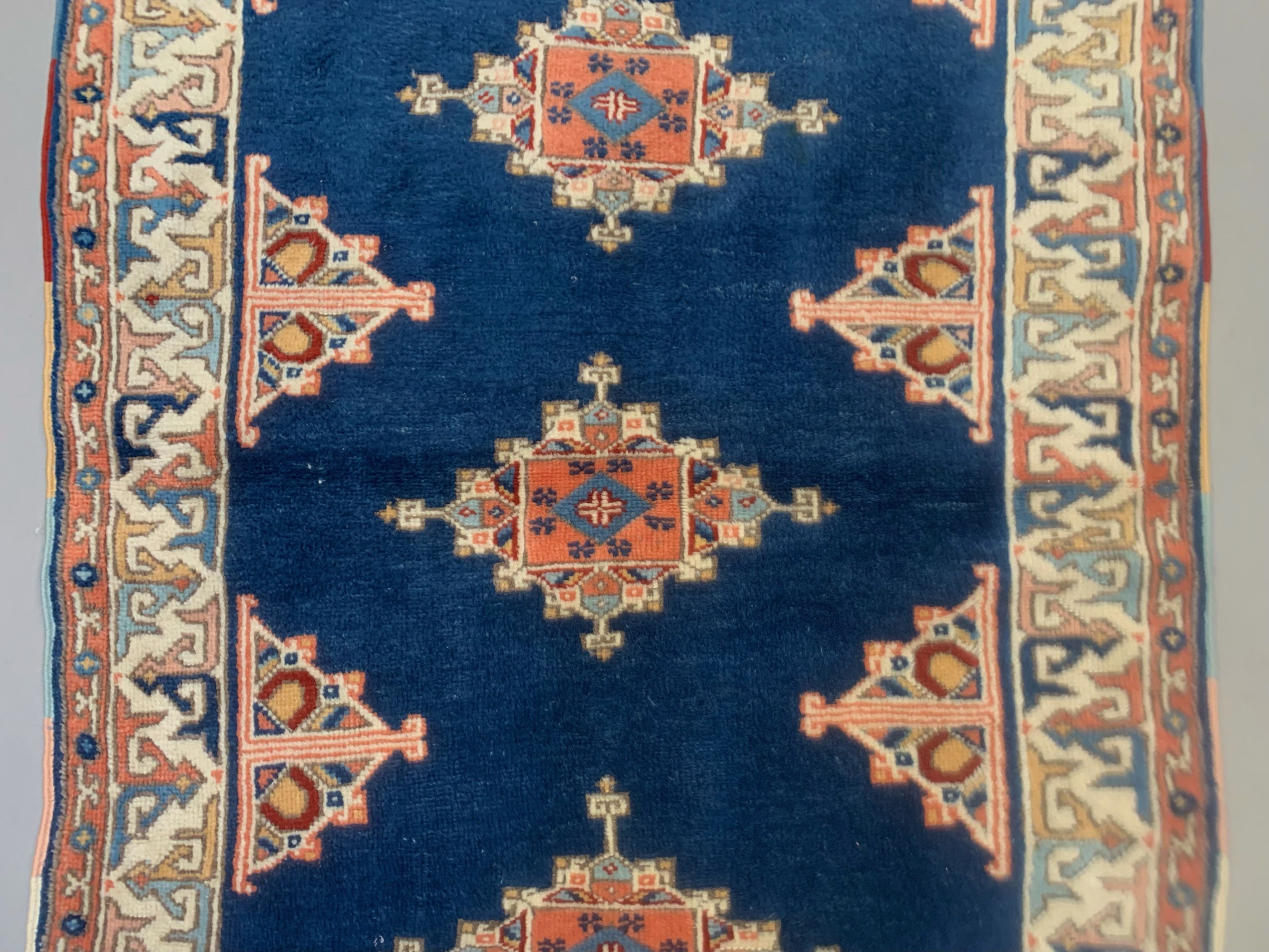 Old turkish kazak rug 140x96 cm vintage carpet, red and blue